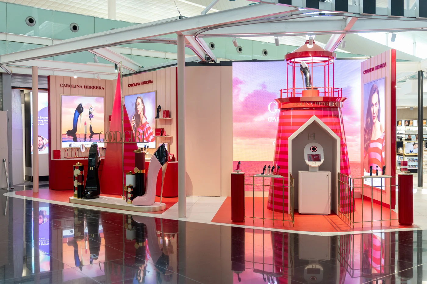 Carolina Herrera · Club La Bomba, aeropuerto de Madrid · fotografía 2 de 10 por Mondelo Media