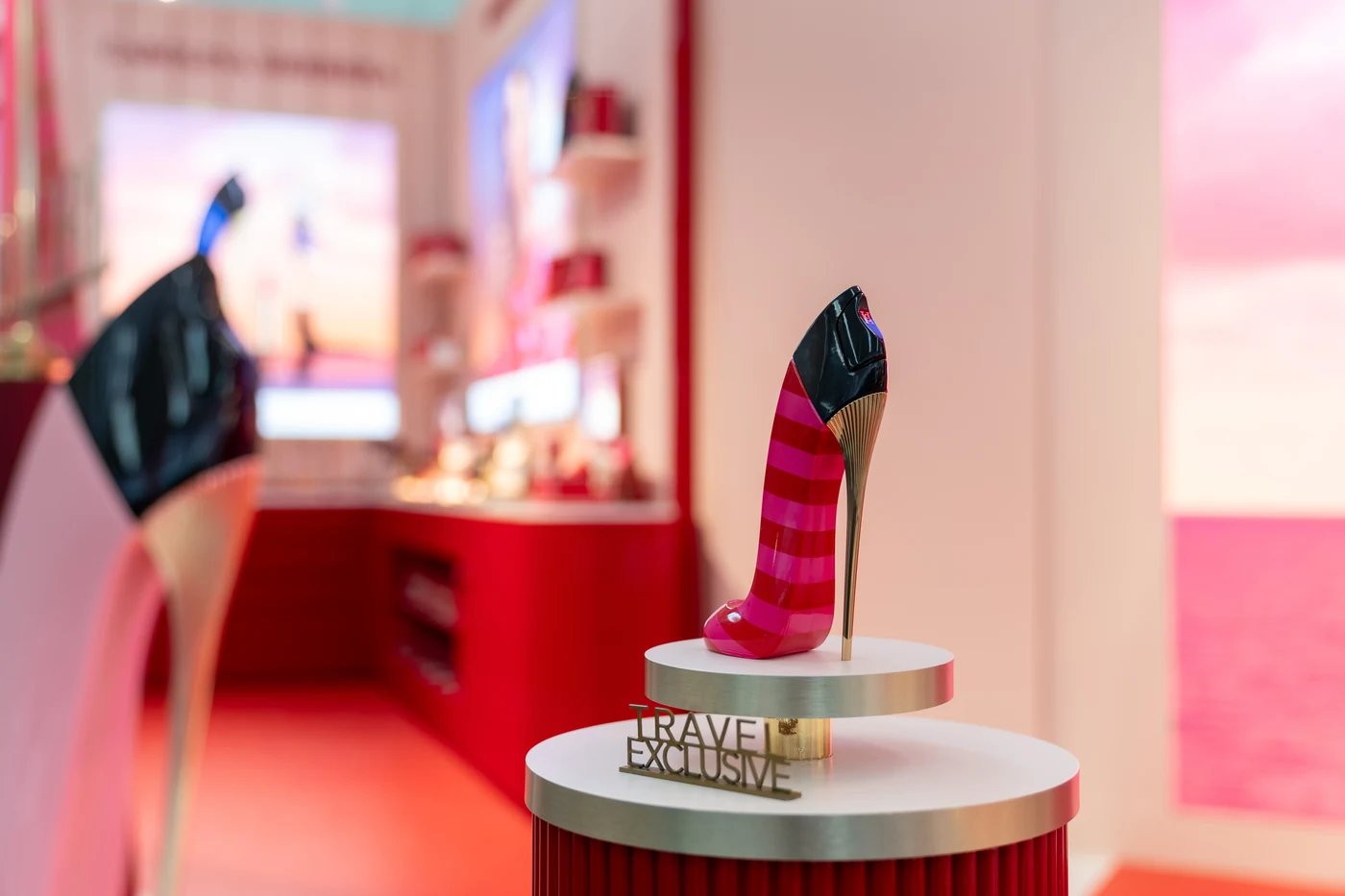Carolina Herrera · Club La Bomba, aeropuerto de Madrid · fotografía 4 de 10 por Mondelo Media