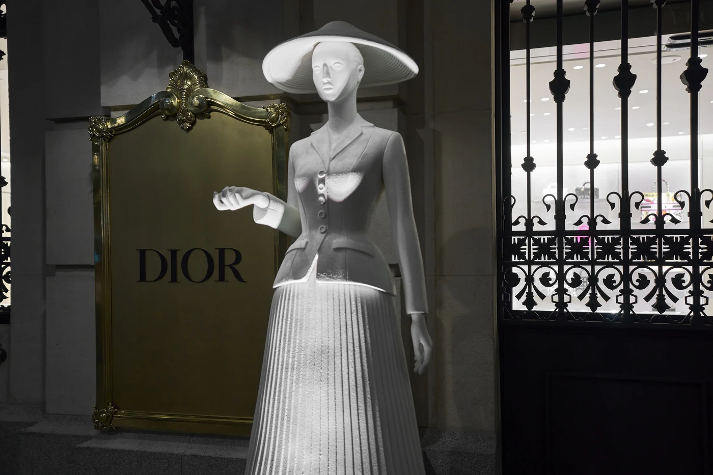 Dior · Boutique Dior Canalejas, Madrid · fotografía 4 de 10 por Mondelo Media