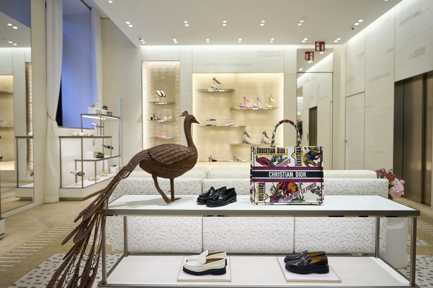 Dior · Boutique Dior Canalejas, Madrid · fotografía 3 de 10 por Mondelo Media