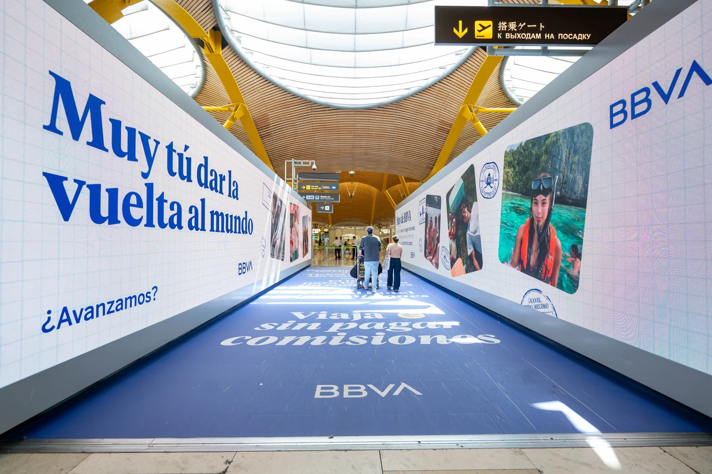 Exterior Plus · Publicidad exterior en el aeropuerto de Madrid · fotografía 8 de 10 por Mondelo Media